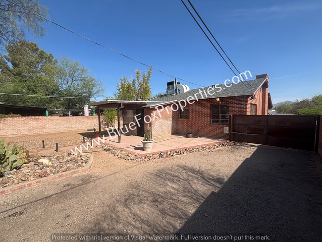 Building Photo - 2234 E Helen St