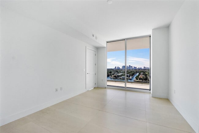 Building Photo - 153 N Seabreeze Blvd