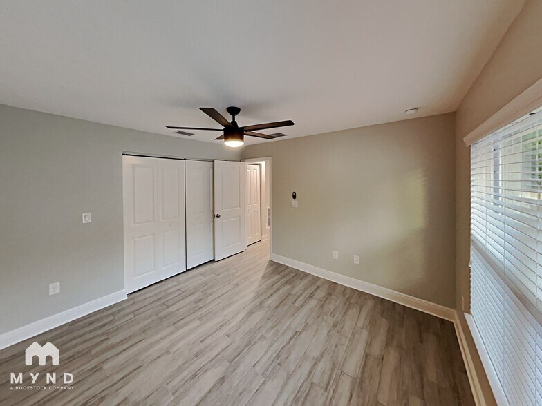 Building Photo - 12733 N Ola Ave