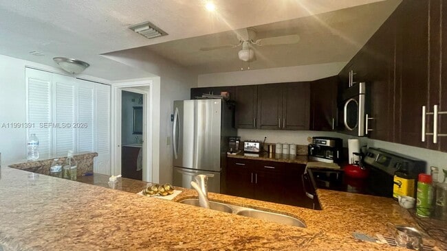 Building Photo - 2017 S Ocean Dr