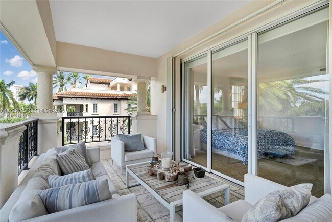 Building Photo - 19237 Fisher Island Dr