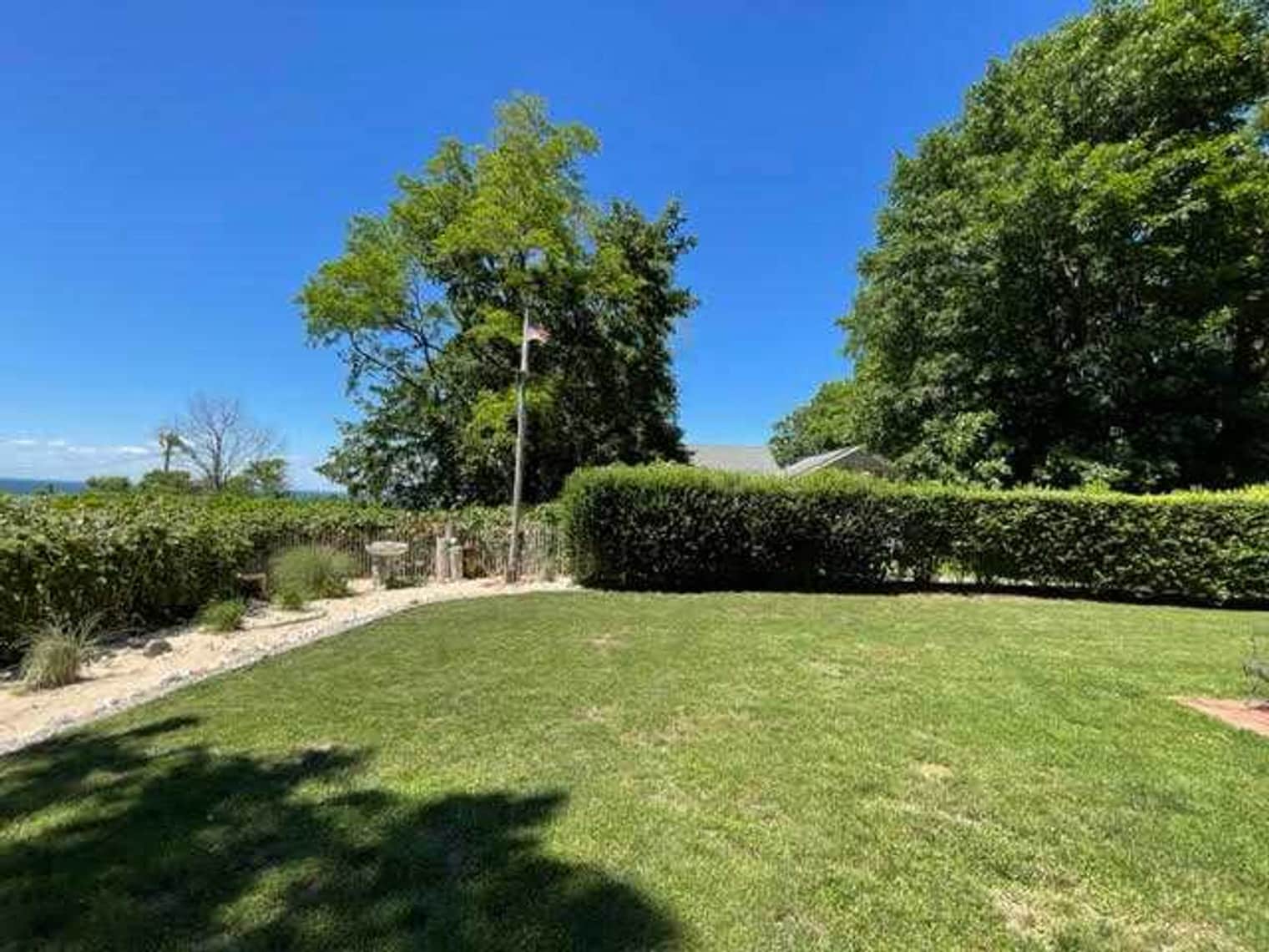 Building Photo - 2 Clifton Ave