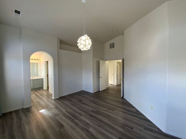 Building Photo - 4 Bedroom Single Story Home Available Near...