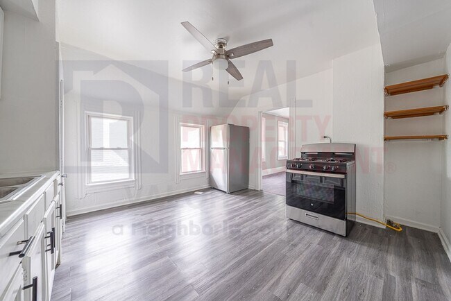 Building Photo - 1079 E 68th St
