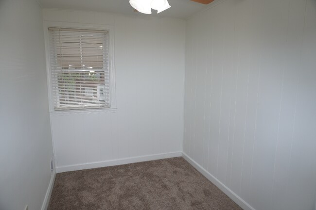 Building Photo - 137 Riverthorn Rd