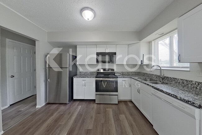 Building Photo - 2715 Benne Dr