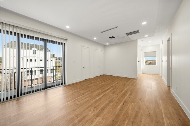 Building Photo - 1839 Colquitt St