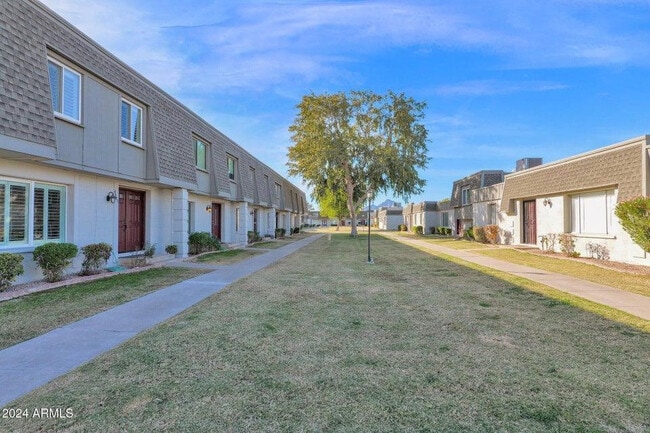 Building Photo - 4883 N Granite Reef Rd