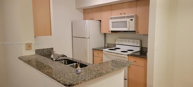 Building Photo - 2494 Centergate Dr