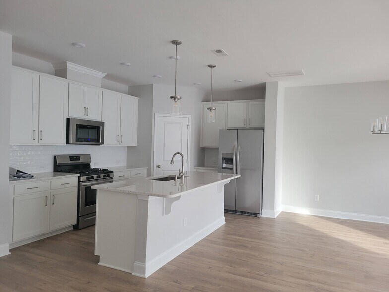 Building Photo - 2021 Rooster Spur Ct