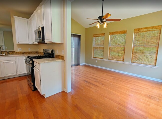Building Photo - 809 Redden Row