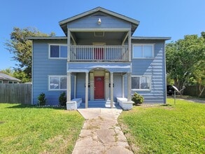 Building Photo - 711 Ave A