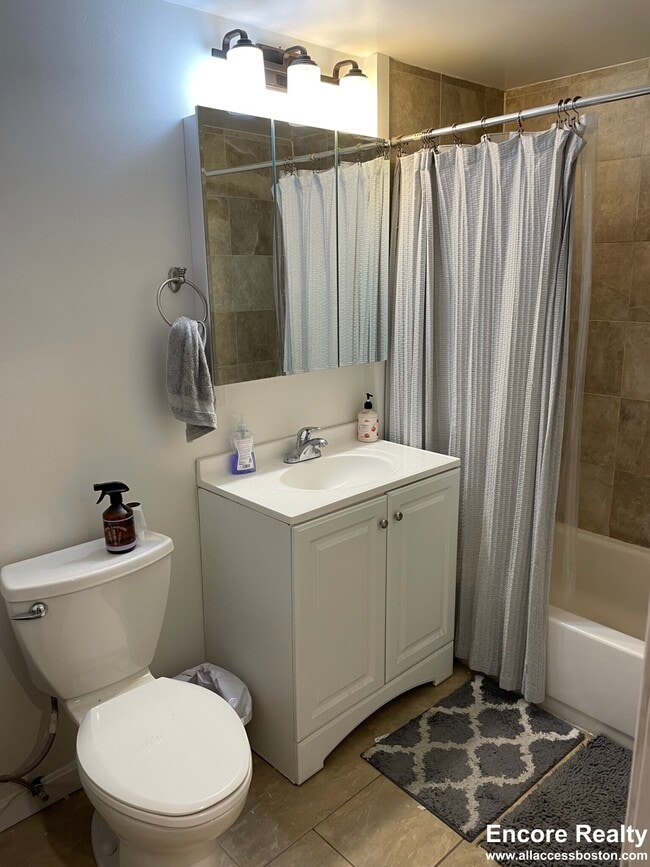 Building Photo - 153 Salem St