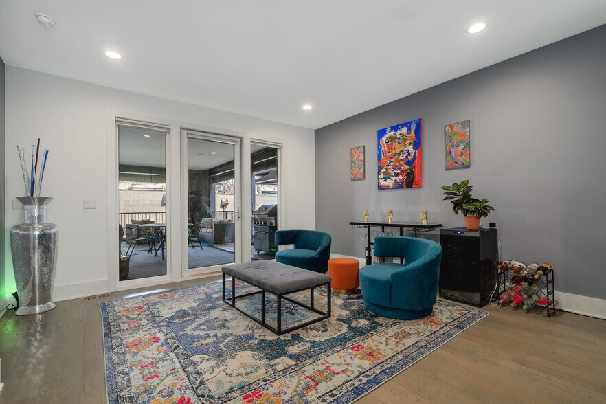 Building Photo - 1629 S Miller St