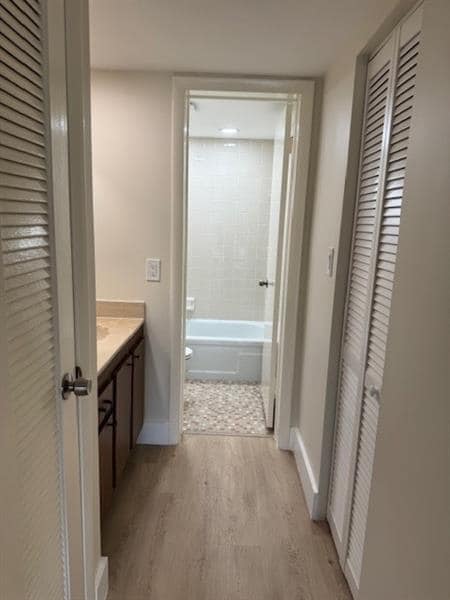 Building Photo - 2320 S Cypress Bend Dr
