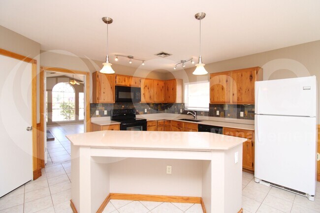 Building Photo - 6337 Covina Rd