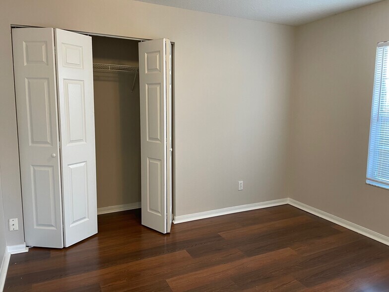 Building Photo - 3124 W Powhatan Ave