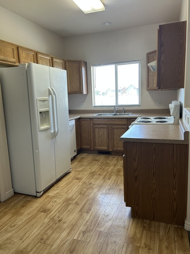 Building Photo - 2107 W 2180 N