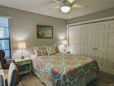 Building Photo - 7716 SE Sugar Sand Cir