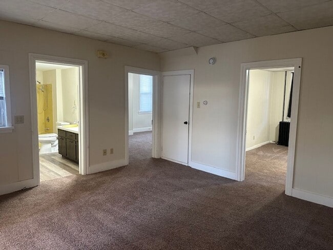 Building Photo - 132 S 5th Ave