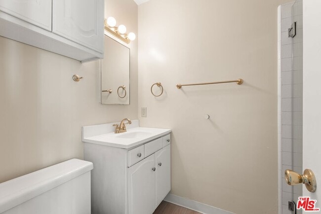 Building Photo - 1814 1/2 Spreckels Lane Unit