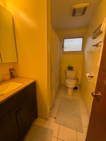 Building Photo - 737 Barrows Towne Rd