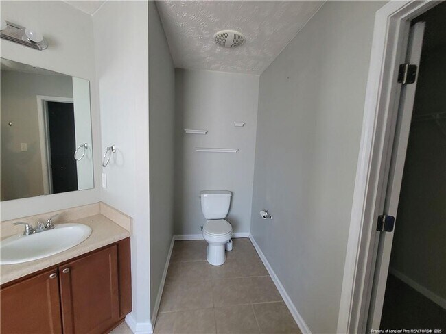 Building Photo - 3608 Crosswinds Dr