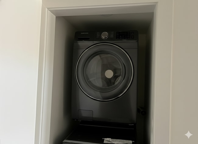 Building Photo - 4301 Waterview Cir