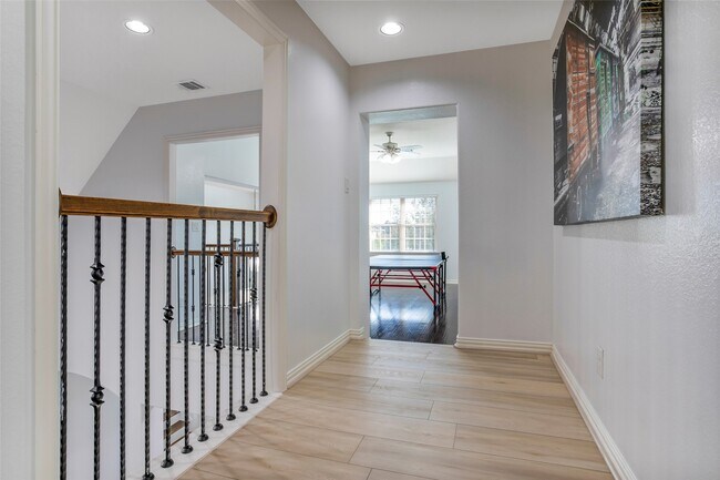 Building Photo - 29110 Davenport Dr