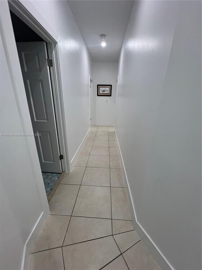 Building Photo - 7760 Aviation Blvd