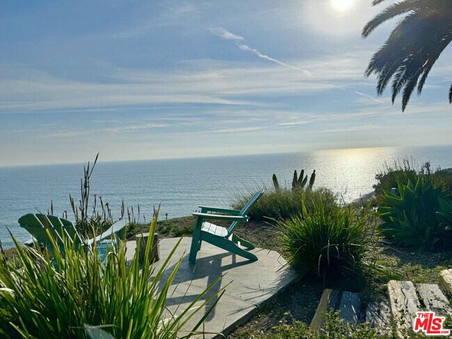 Building Photo - 17366 Sunset Blvd