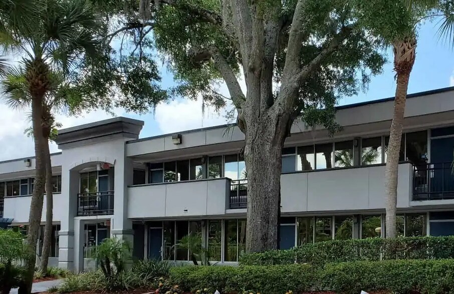 Building Photo - 2851 Maingate Village Cir