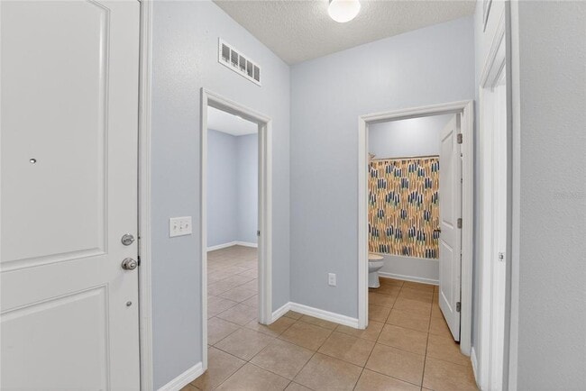 Building Photo - 11528 Southern Creek Dr