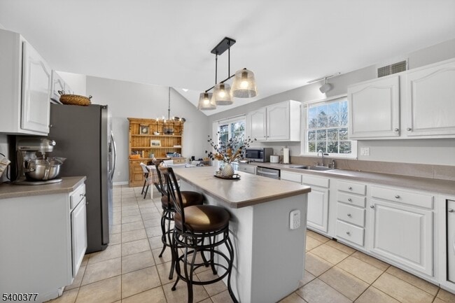 Building Photo - 7 Sun Valley Way