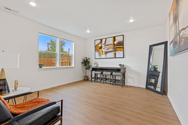 Building Photo - New Construction! Free first month rent