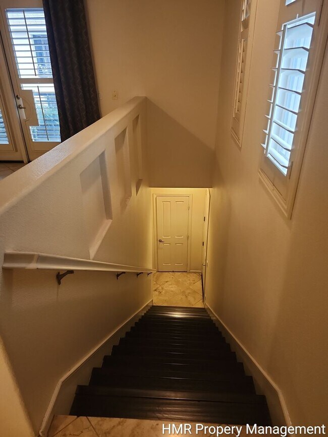 Building Photo - Modern 2-Bedroom Condo Near Victoria Gardens