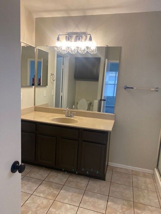 Building Photo - $2,350 3 Bedroom Gilbert 85296 Home For Le...