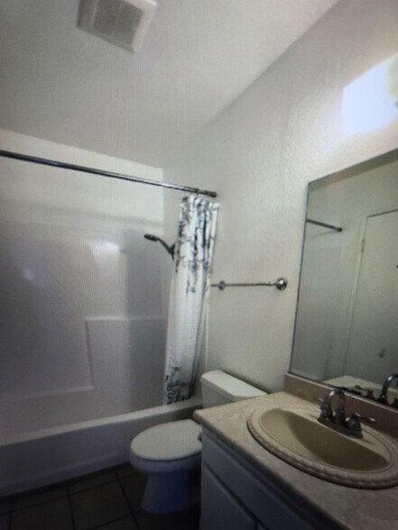 Building Photo - 101 W Olive Ave