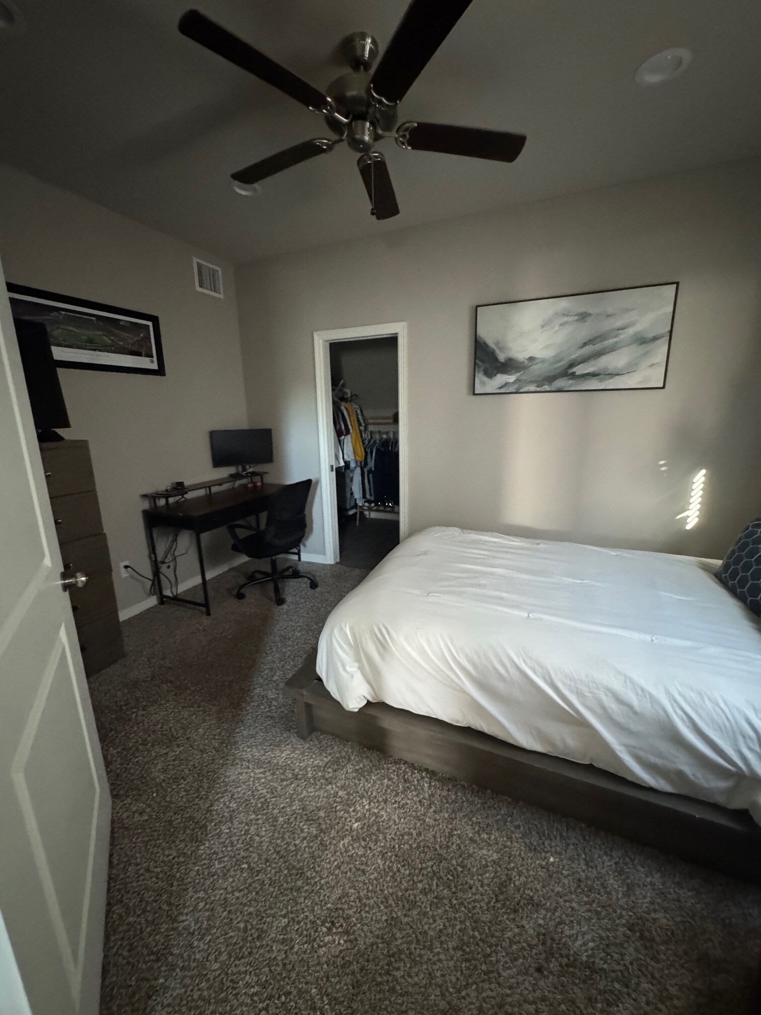 Building Photo - 410 Moran St