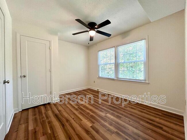 Building Photo - 9211 Robert Frost Ln