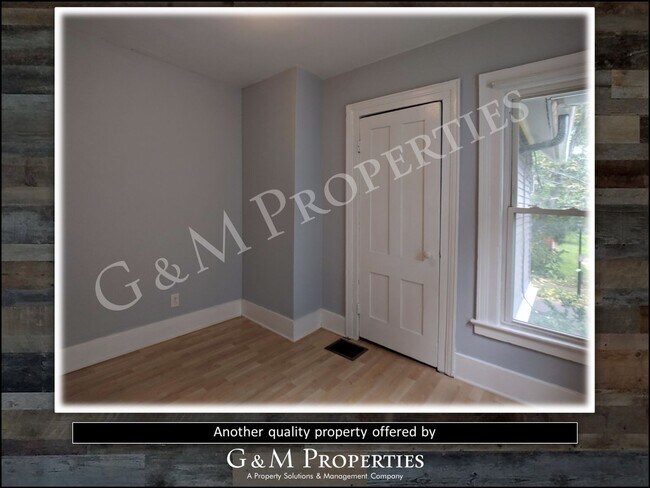 Building Photo - 3-Bedroom Rental Home: South Wedge Neighborhood!