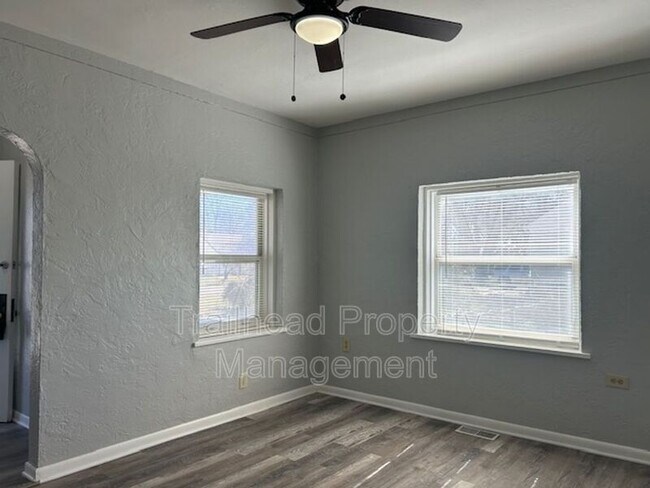 Building Photo - 2104 S Norwood Ave