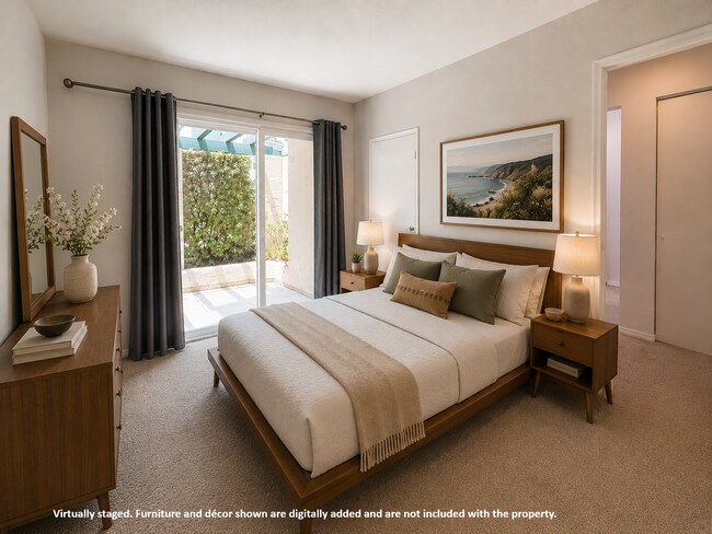 Building Photo - Spacious & Updated Two Bedroom Downtown Monterey Condominium