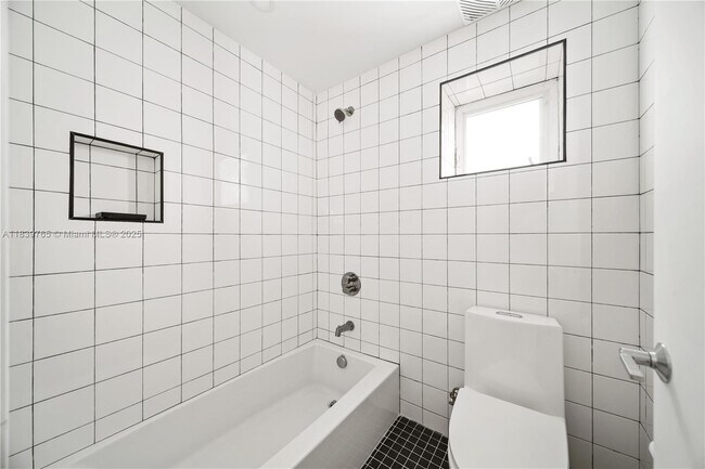 Building Photo - 3435 NW 9th Ct