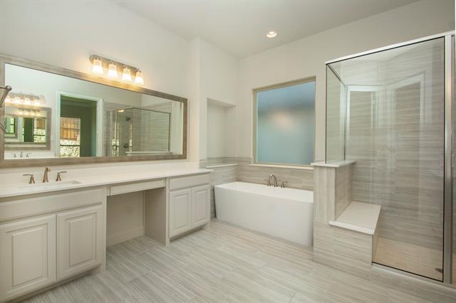 Building Photo - 2223 Clairmount Dr