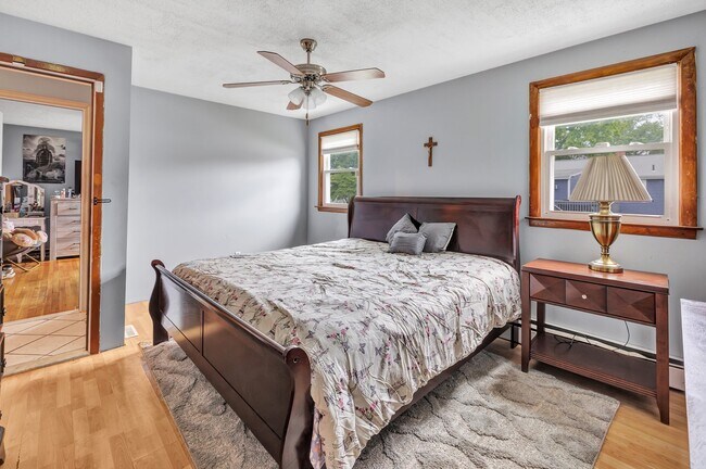 Building Photo - 15 Albert St