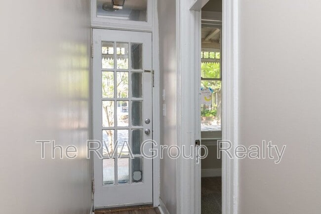 Building Photo - 609 N 27th St