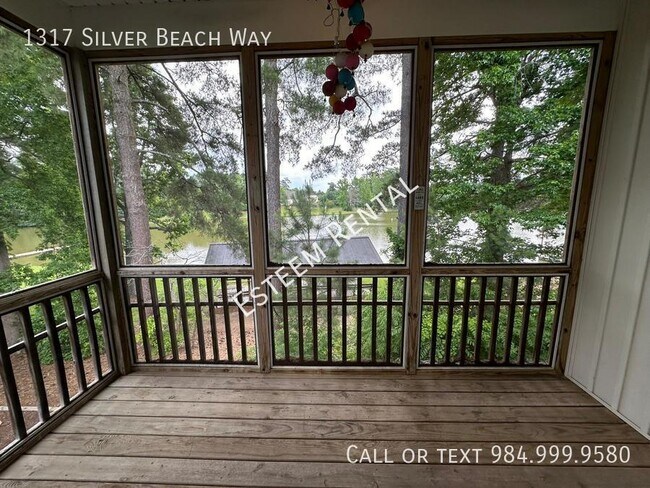 Building Photo - 1317 Silver Beach Way