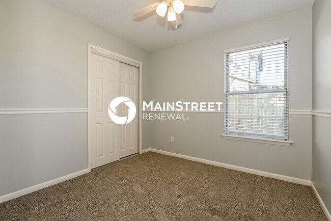 Building Photo - 3 Bedroom Pet-Friendly Home in JACKSONVILLE, FL with Main Street Renewal
