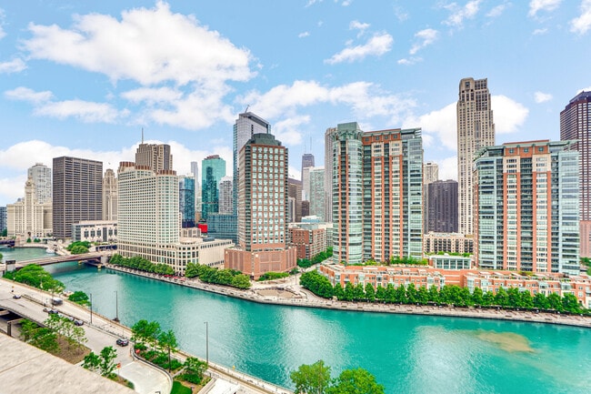 Building Photo - 420 E Waterside Dr